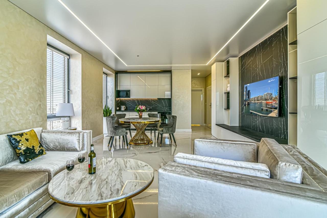 Faltom 20 Yacht Park Premium